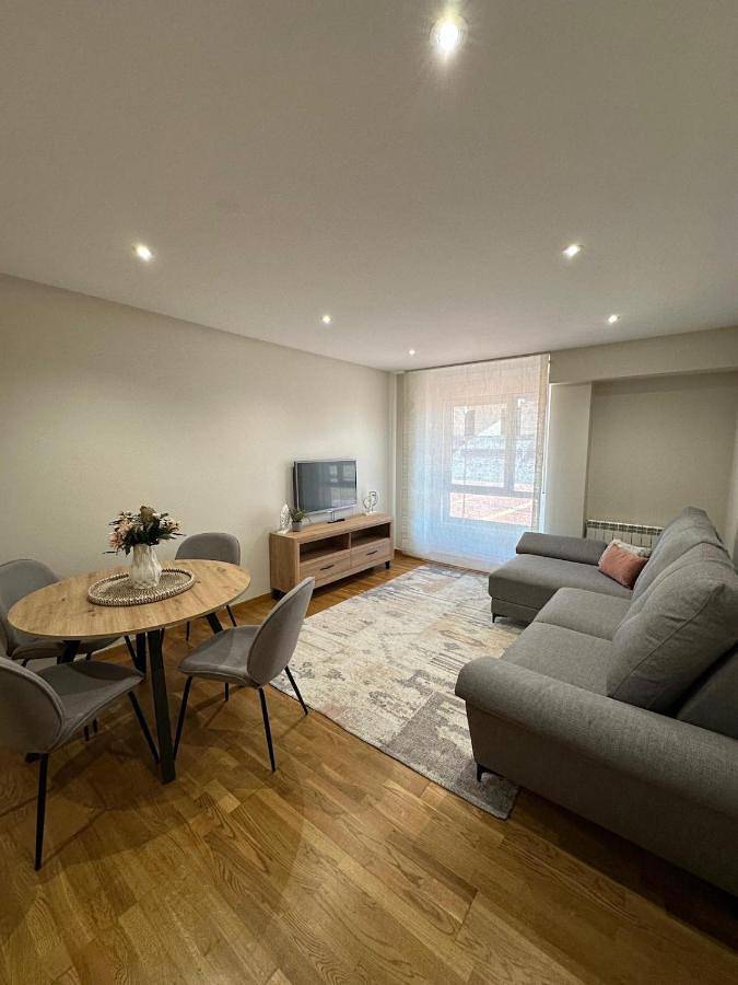 Gîte pour 6 personnes, avec jardin à Brión - 3