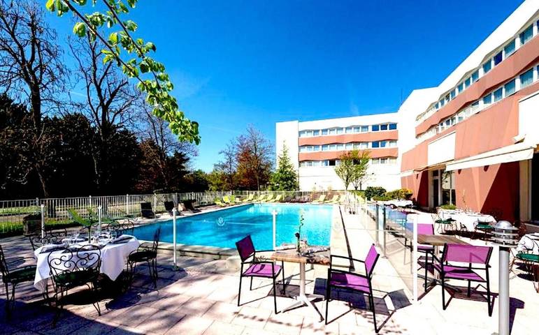 Hôtel pour 2 personnes, avec Terrasse et Jardin ainsi que Piscine et Sauna à Sausheim