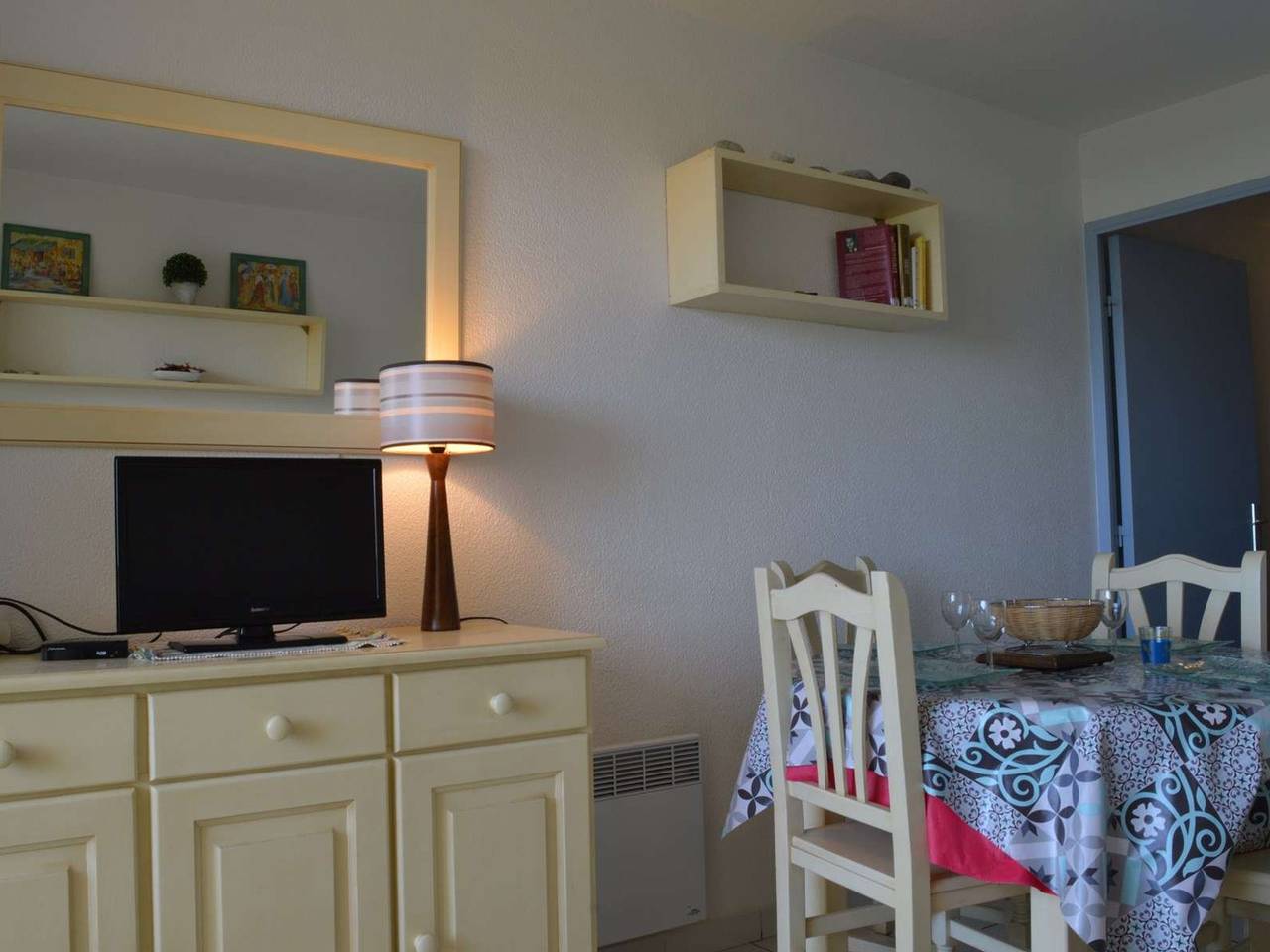 Appartement entier, Appartement T2 bord de mer avec piscine, parking, Saint-Cyprien Plage in Saint-Cyprien, Côte d'Améthyste