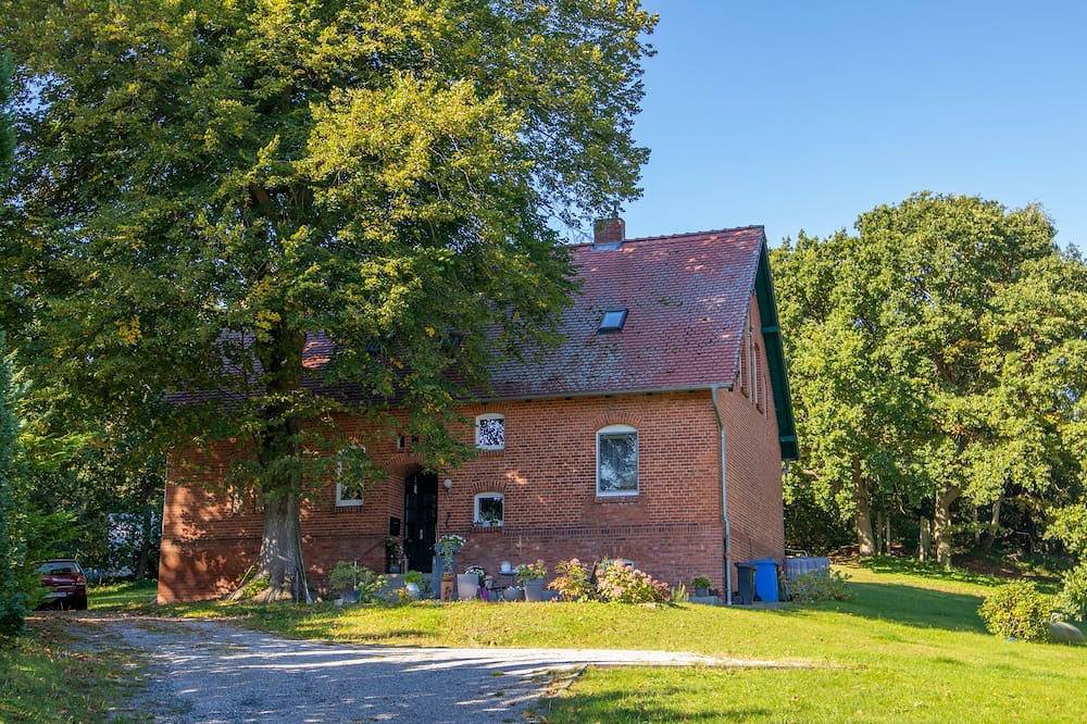 Ganze Wohnung, Ferienwohnung zwischen Wald und Strand - Ferienwohnung in Barhöft, Klausdorf