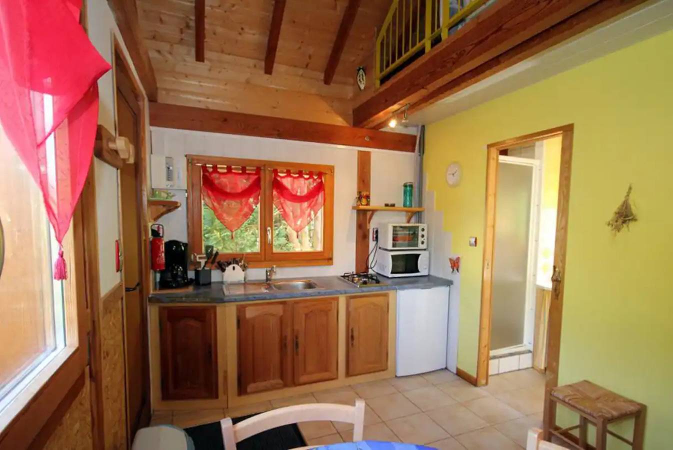 Chalet « Chez Corinne » avec vue sur la montagne, terrasse privée, randonnées et ski à proximité in Cornimont, Parc naturel régional des Ballons des Vosges