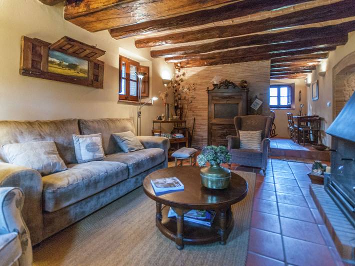 Casa rural para 8 personas, con terraza además de piscina y jardín, Familias con niños en Pontós