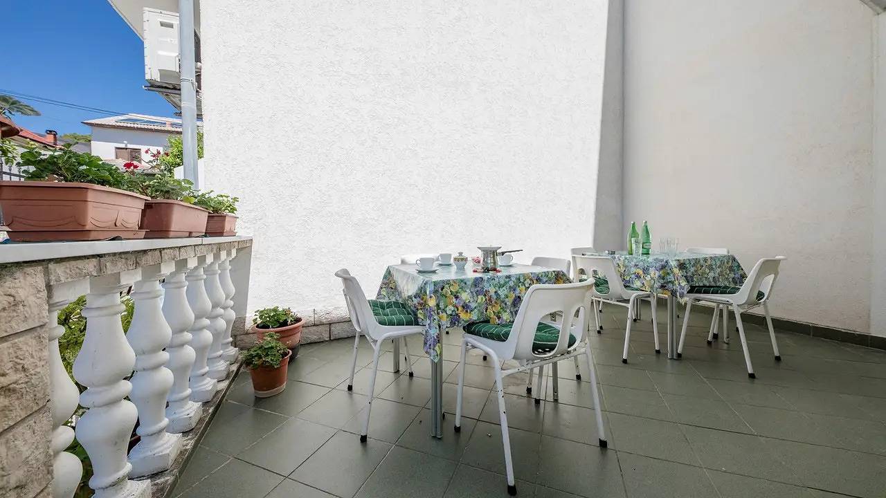 Zimmer für 3 Personen (16 m²) in Rab in Palit, Rab
