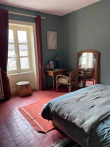 Chambre d’hôte pour 2 personnes, avec terrasse ainsi que jardin et vue à La Celle-sous-Gouzon