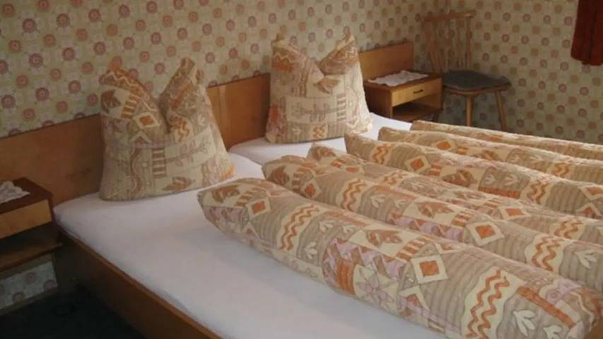 Ferienwohnung für 8 Personen, mit Balkon in Wenns