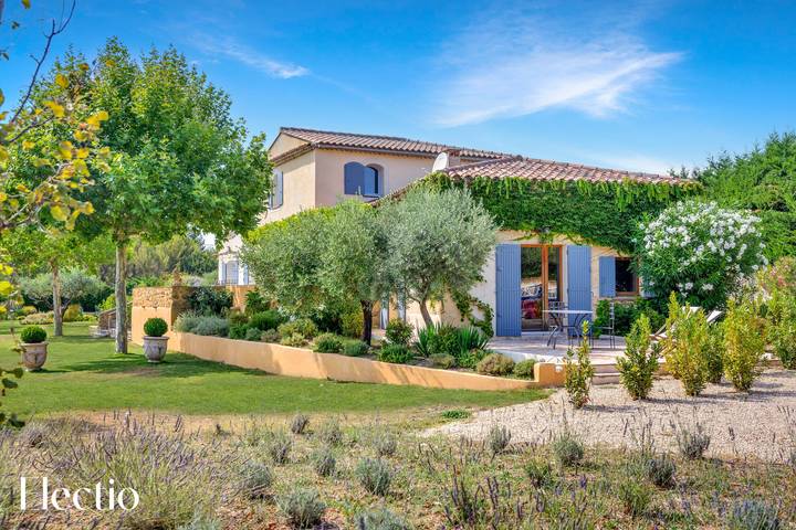Ferienwohnung für 2 Personen, mit Terrasse und Garten sowie Pool