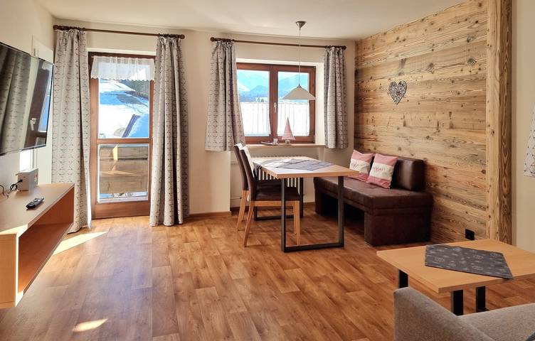 Ferienwohnung für 2 Personen, mit Balkon und Garten sowie Ausblick in Oberstdorf