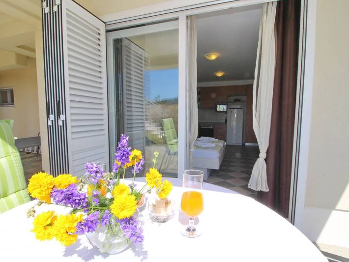 Gîte pour 2 personnes, avec terrasse à Drače