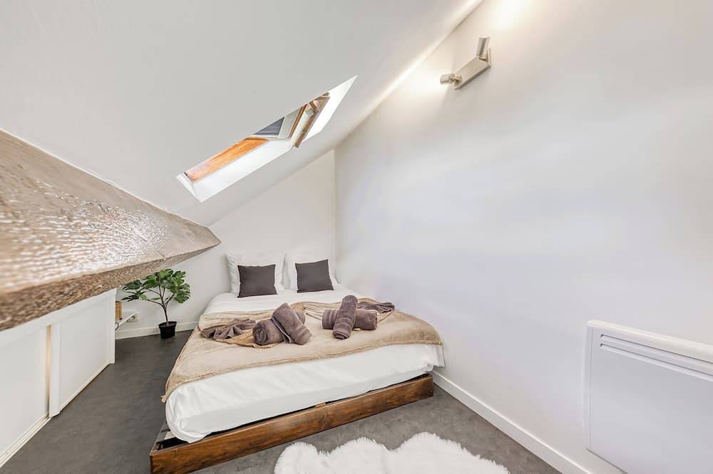 Apartamento entero, 1-bedroom duplex apartment in Vincennes with Wifi Near Train and Metro 1 station in Vincennes, Valle del Marne