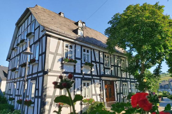Hotel für 5 Personen, mit Balkon und Terrasse sowie Garten und Pool