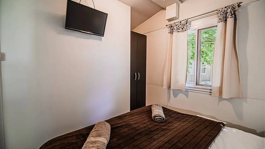 Camping für 9 Personen, mit Terrasse, mit Haustier in Slowenien - 2
