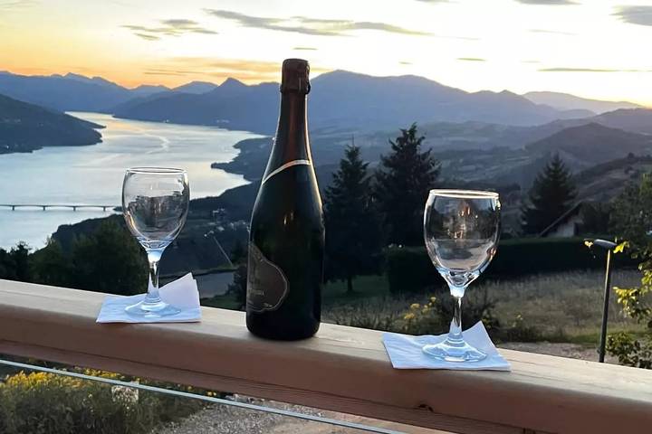 Location de vacances pour 8 personnes, avec jardin à Puy-Sanières - 4