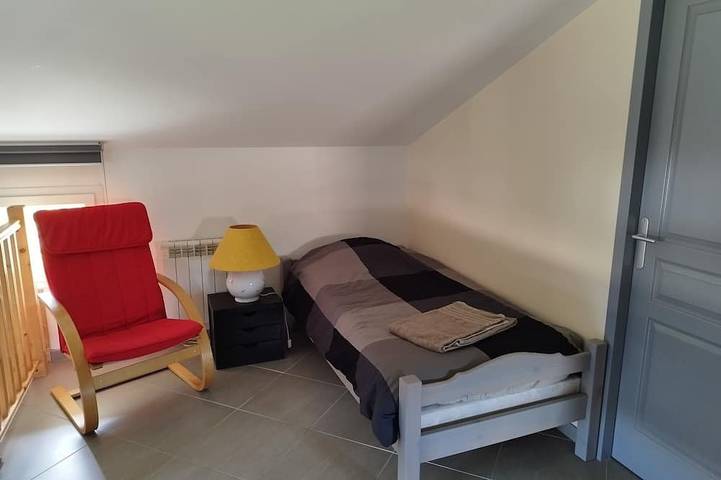 Gîte pour 4 personnes, avec jardin à Sainte-Eulalie - 3