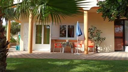 Gîte pour 2 personnes, avec piscine et jardin, animaux acceptés à Pézenas