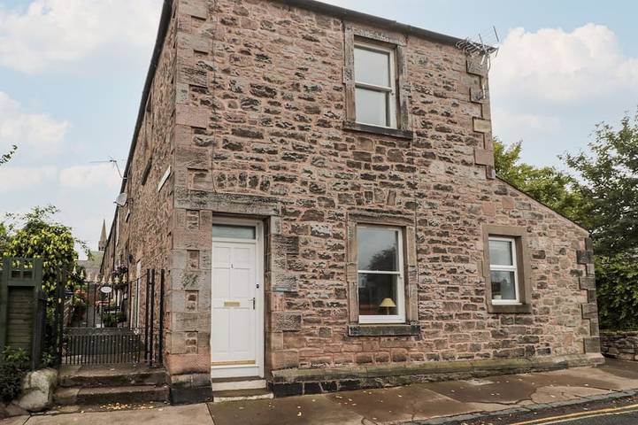 Log cabin for 3 people, with garden in Berwick-upon-Tweed