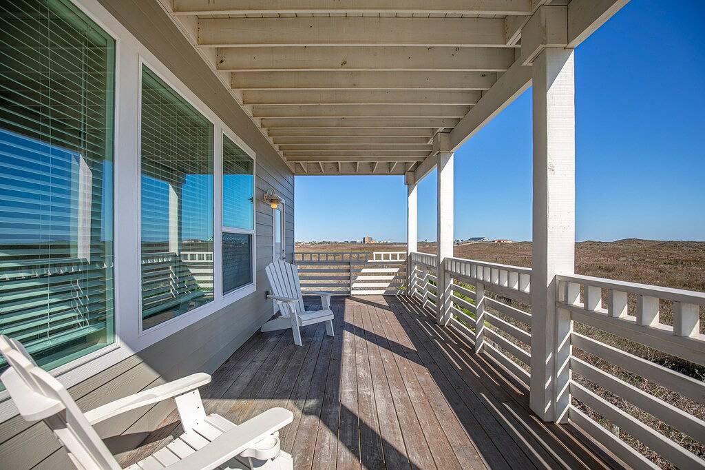 3-Story, All en suite, Elevator, 2 Kings, Gulf/Beach Views, Hot Tub & Slingshot! in Corpus Christi, Mustang Island