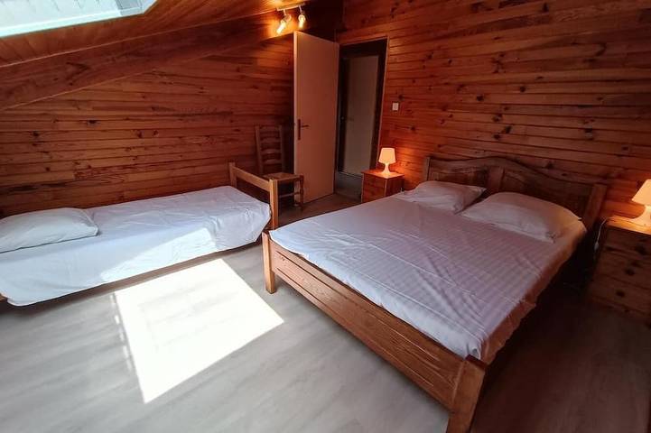 Location de vacances pour 15 personnes, avec jardin à Valprionde - 4