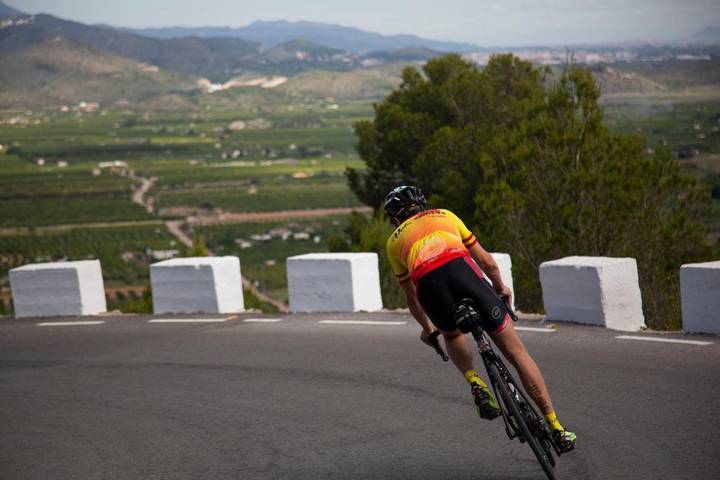 Gîte pour 14 personnes, avec vue ainsi que jardin et piscine à Llíber - 3
