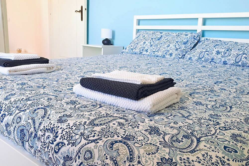 In quiet area, overlooking with sea view, 10 minutes from downtown and the sea in Livorno, Etruskische Küste