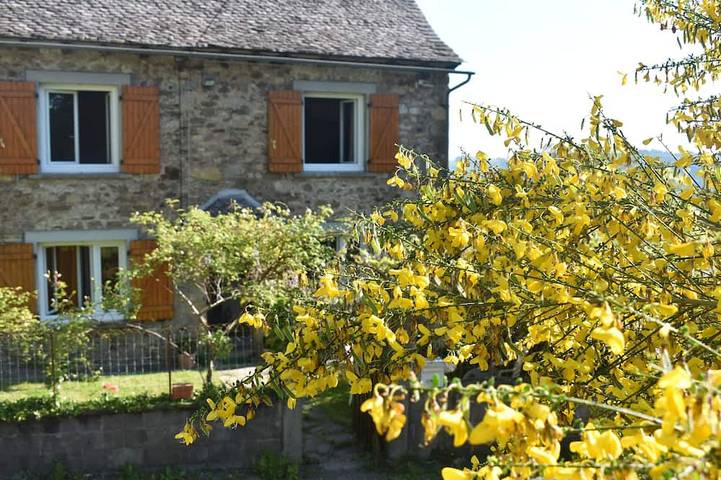 Gîte pour 6 personnes, avec jardin, animaux acceptés à Lugan