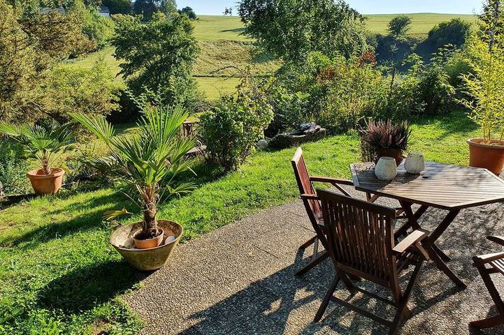 Ferienwohnung für 4 Personen, mit Terrasse und Garten in Bad Urach