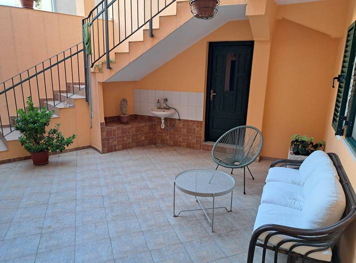 Ganze Wohnung, Ferienwohnung für 4 Personen mit Balkon in Kukljica, Insel Ugljan
