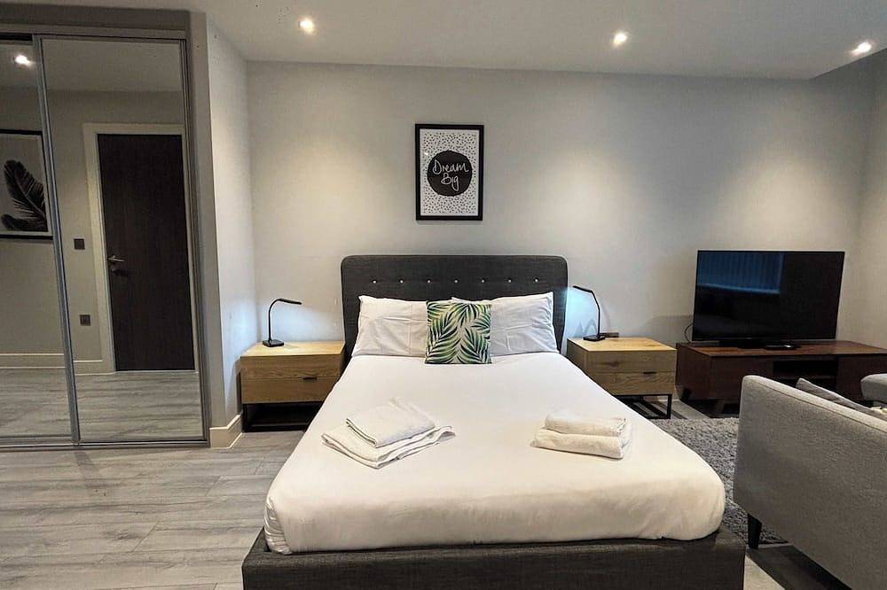 Entire apartment, Stylish Studio in Central Bracknell with Free Parking in Bracknell, Berkshire