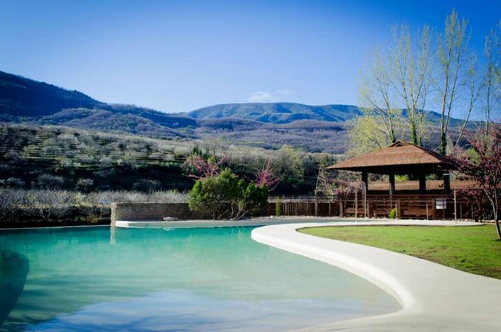 Apartamento para 2 personas, con Terraza y Jardín además de Piscina y Vistas en Jerte
