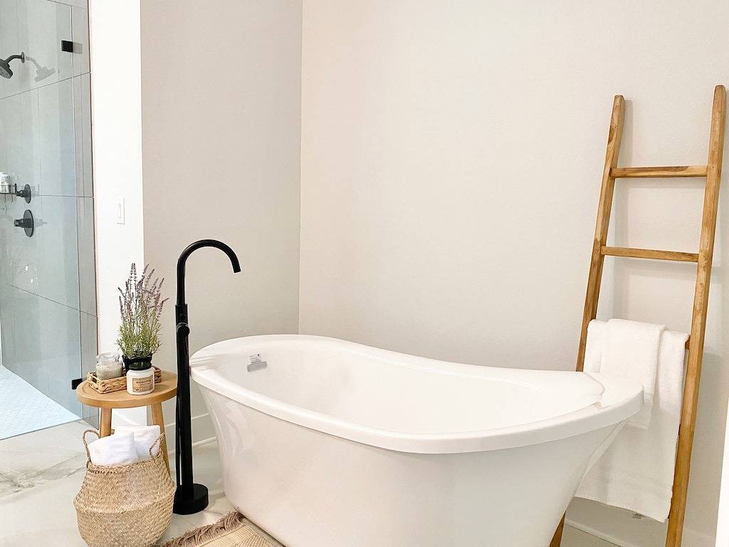 Walking Distance to Raymond James <1 mile\nnew Modern Home in Tampa, Tampa Bay