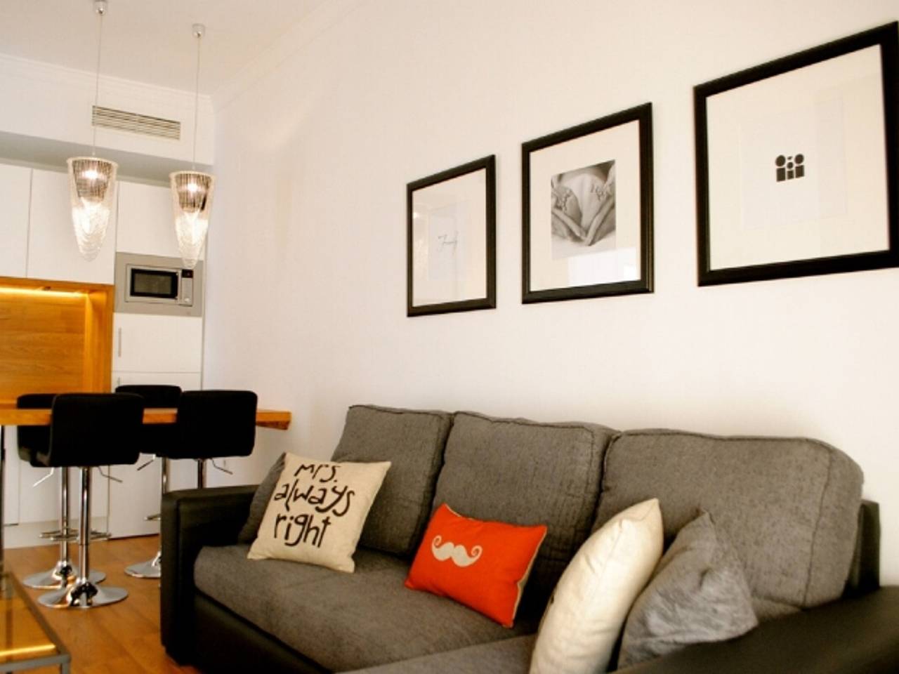 Entire apartment, Modern apartment in central Malaga with Netflix and Wi-Fi in Málaga Central District, Malaga