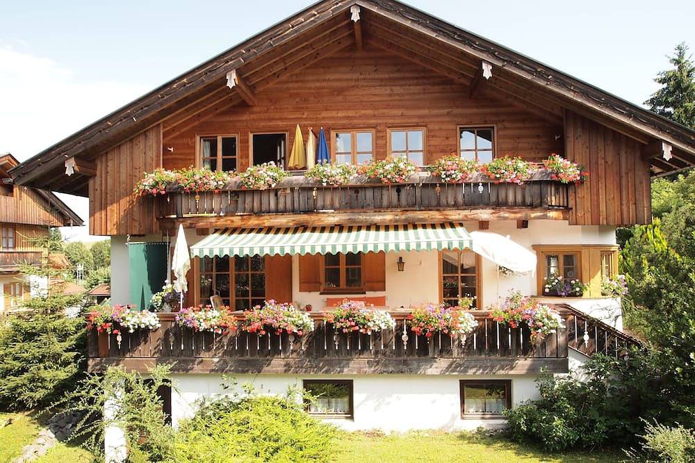 Ganze Wohnung, Komfortable, komplett eingerichtete Fewo mit Bergblick für 4 Personen in Schliersee, Alpenland Tegernsee Schliersee