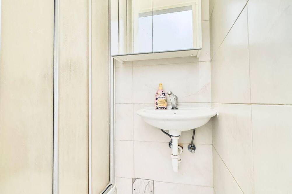 Ganze Wohnung, Cozy Private Room | Shared Flat Near Fac Platz in Floridsdorf, Wien