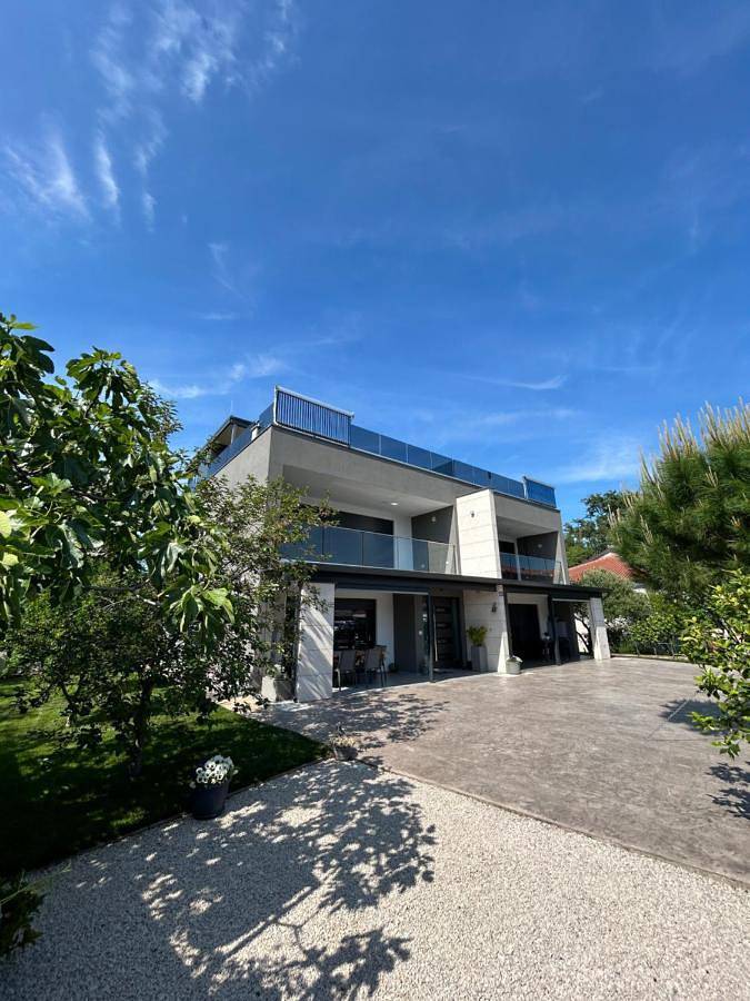 Ferienhaus für 6 Personen, mit Whirlpool und Balkon