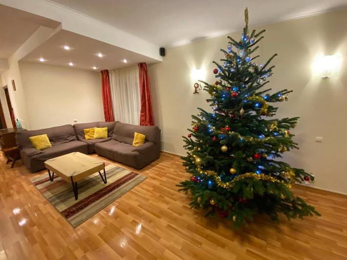 Villa pour 14 personnes, avec terrasse ainsi que piscine et vue en Roumanie - 2