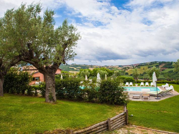 Appartamento per 2 persone, con piscina e giardino, con animali domestici a Fossombrone