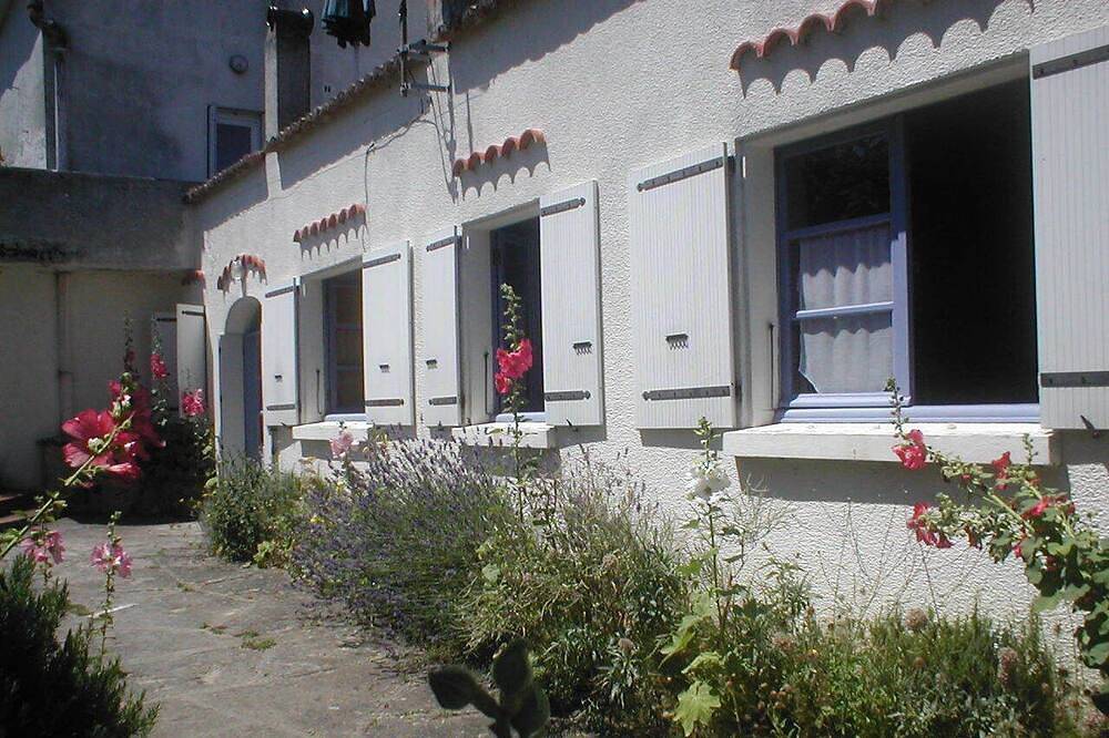 Joli maison au bord de la mer. A pied les plages, commerce et centre ville. Wifi in Meschers-sur-Gironde, Région de Rochefort