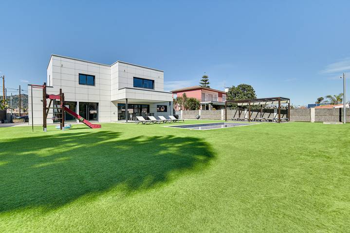 Location de vacances pour 9 personnes, avec jardin et terrasse à Pineda de Mar - 4