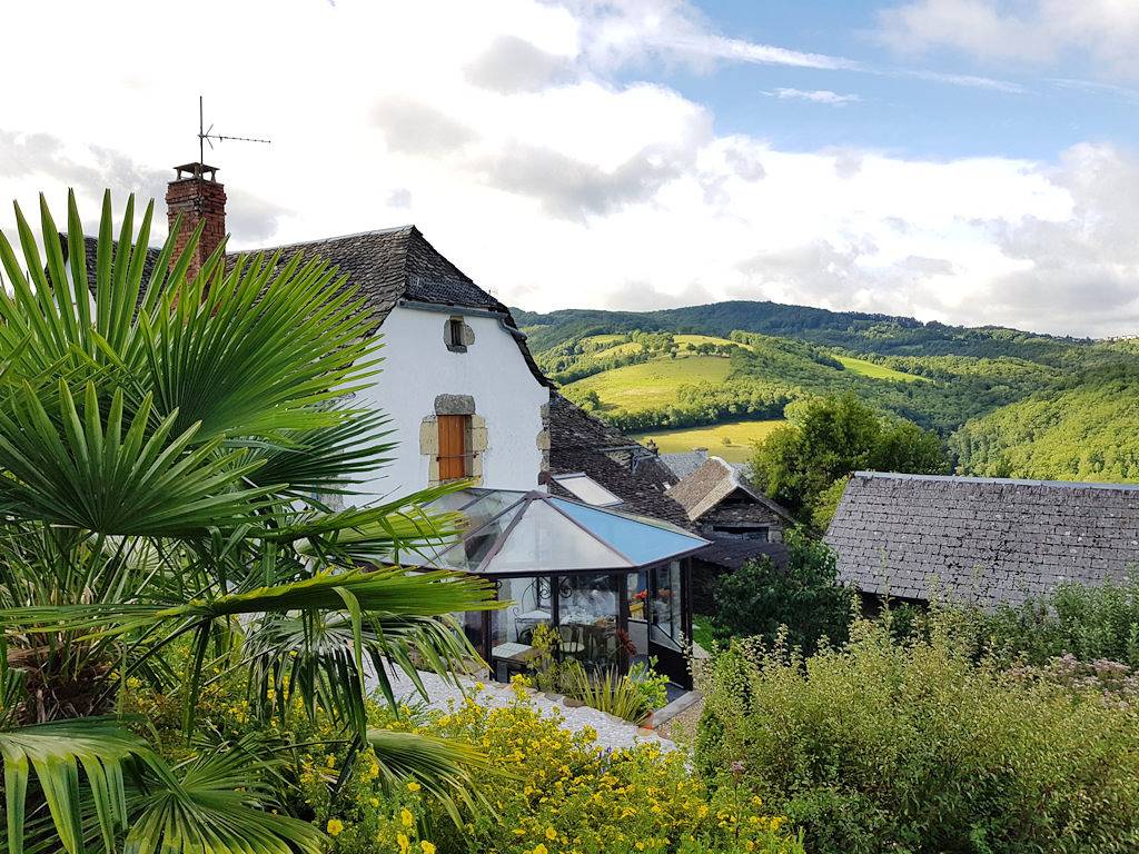 Chambres & table d'hôtes (Les Hôtes du Lac) - Chambre La vallée in Castelnau-de-Mandailles, Massif central
