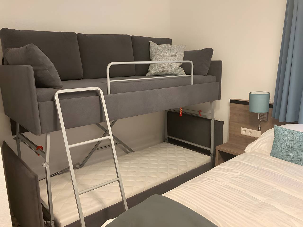 Ganze Wohnung, Ferienwohnung '4' mit Gemeinschaftsterrasse, Gemeinschaftsgarten und Wi-Fi in Nerenstetten, Alb-Donau-Kreis