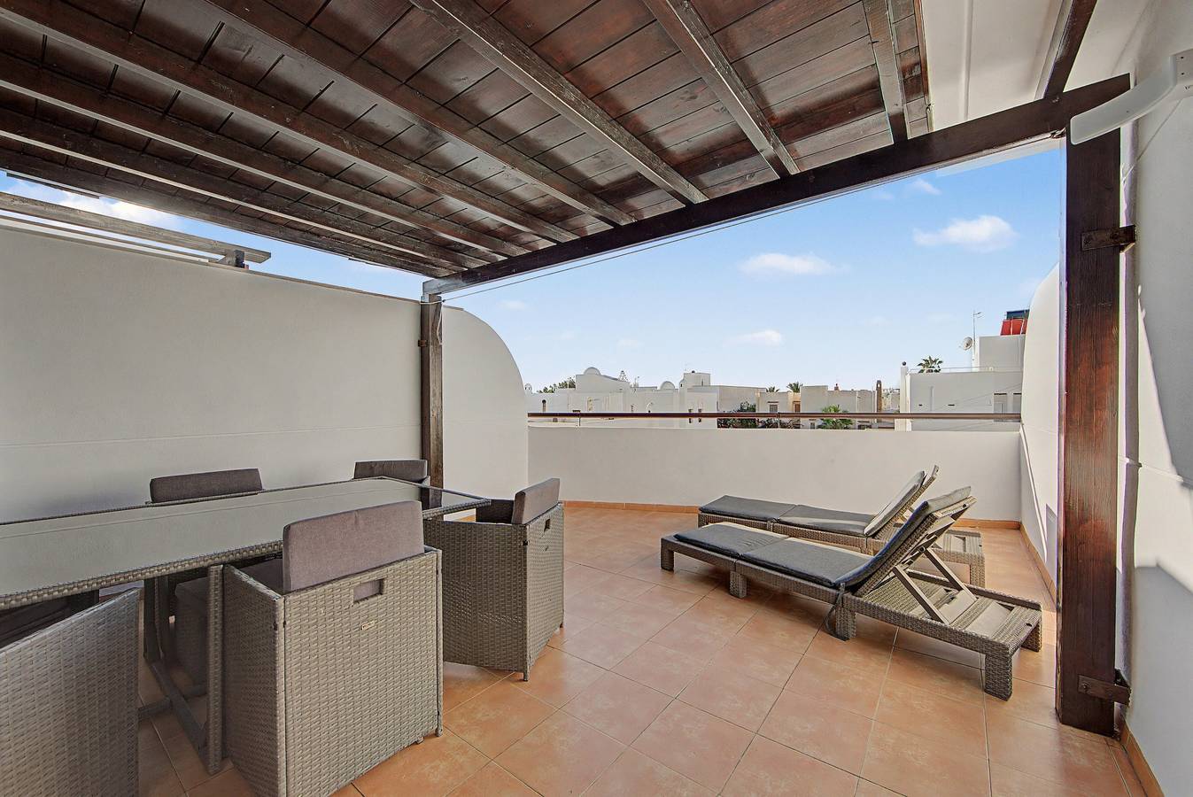 Apartamento entero, Ático Carboneras con terraza y vistas al mar in Playa de los Barquicos (Carboneras), Carboneras
