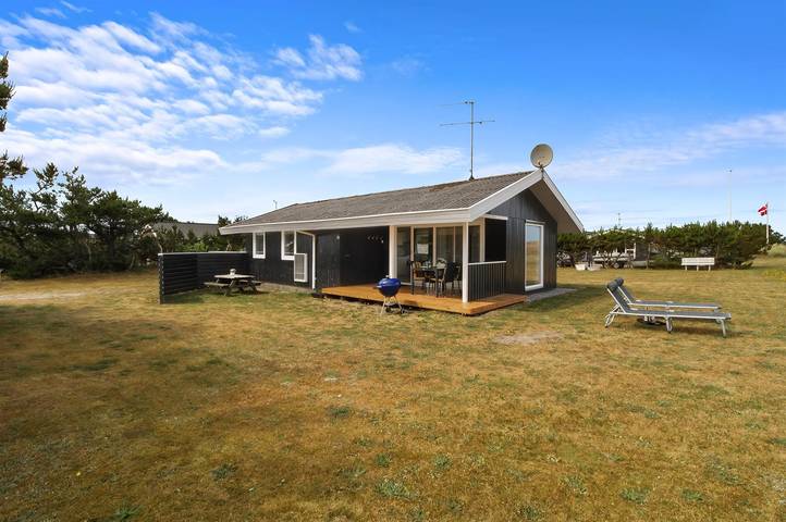 Ferieudlejning for 6 personer, med terrasse i Lyngså