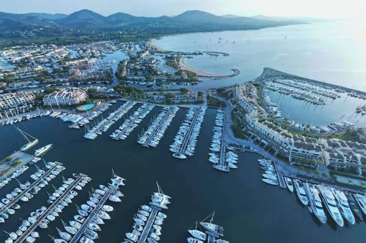 Location de vacances pour 2 personnes dans Port Cogolin