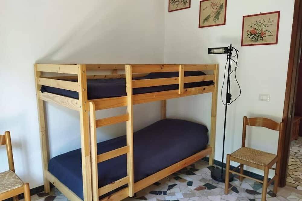 Ganze Wohnung, Apartment two bathrooms six beds in Viverone, Canavese