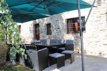 Gîte pour 12 personnes, avec jardin et jacuzzi dans Quily