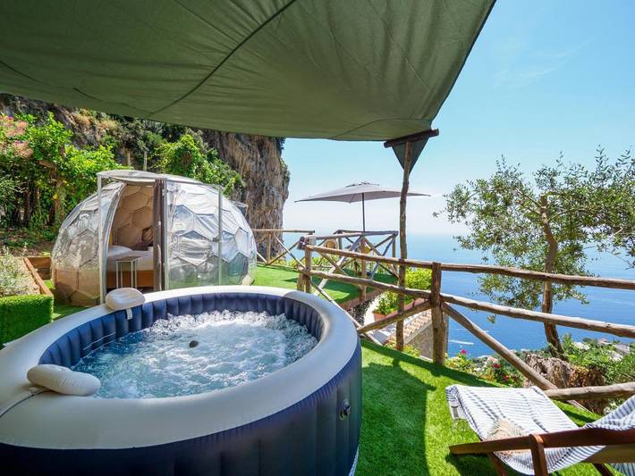 Bungalow per 2 persone, con Terrazza e Idromassaggio nonché Giardino e Panorama in Costiera amalfitana