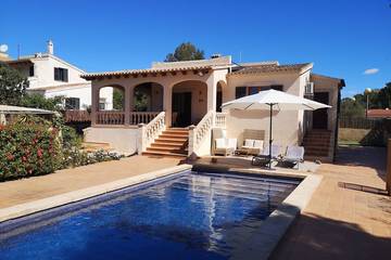 Finca mit Pool für 4 Personen, mit Terrasse in Cala Pi