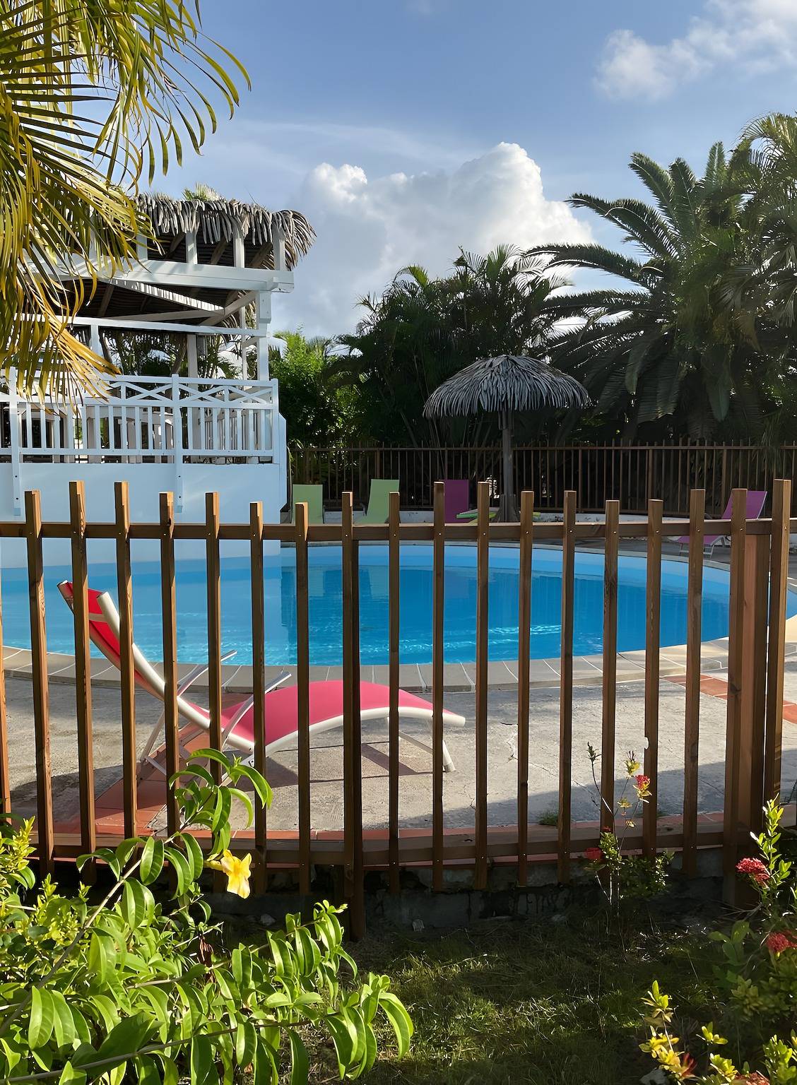 Studio « Bungalow Corossol avec terrasse », piscine partagée, Wi-Fi et climatisation in Saint-François, Guadeloupe