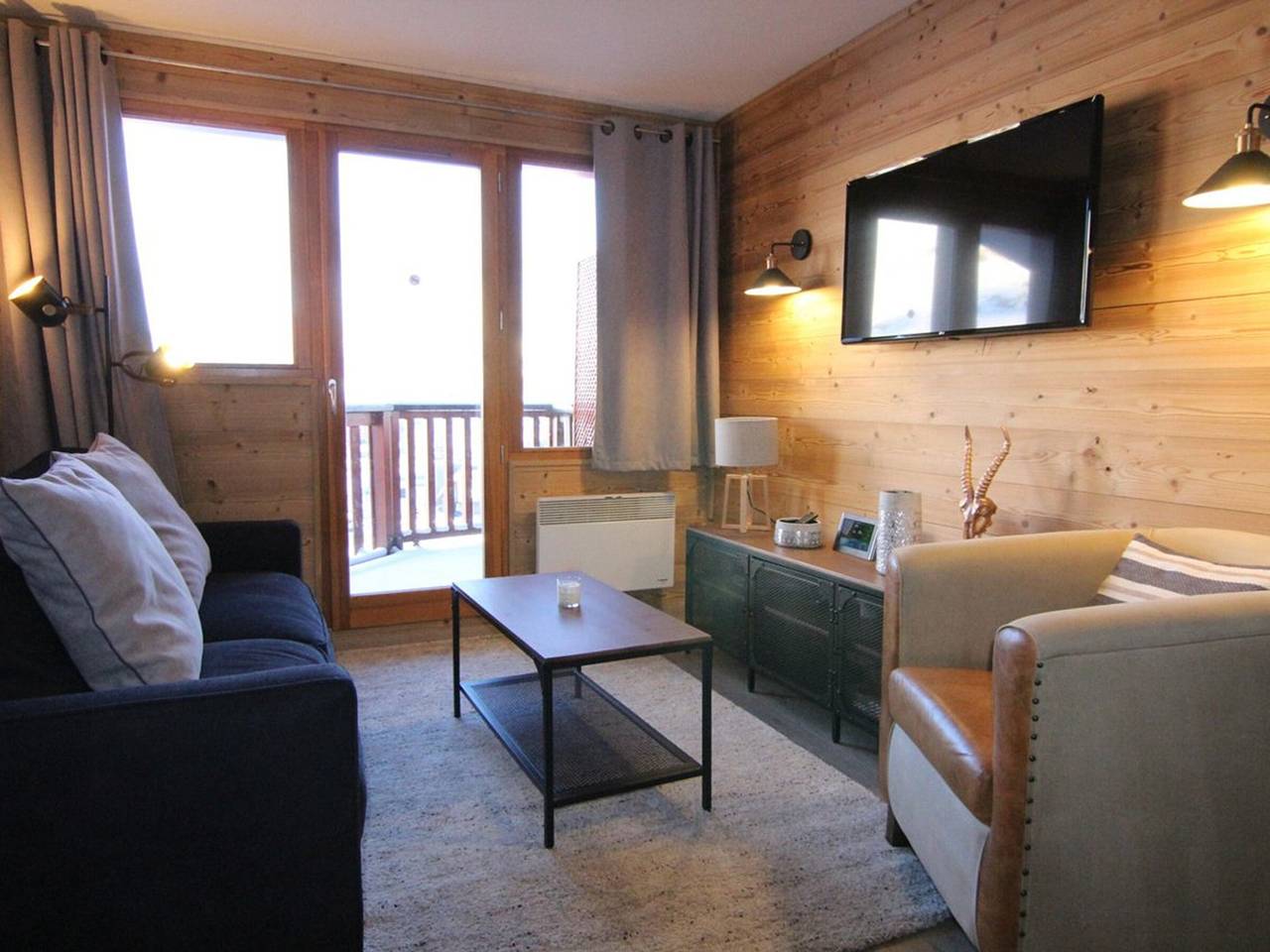 Appartement entier, Appartement 3 pièces, 6 pers, 45m² - Couv.piscines, prox.pistes et écoles ski, parking, balcon, Wifi in Huez, Parc national des Écrins
