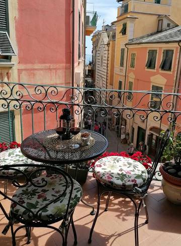 Chambre d’hôte pour 2 personnes, avec vue ainsi que terrasse et piscine dans Monterosso al Mare