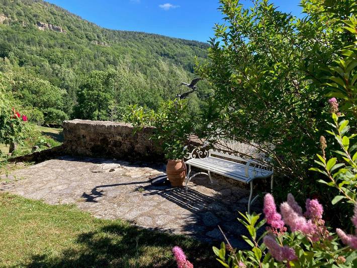 Gîte pour 2 personnes, avec jardin à Vebron - 2
